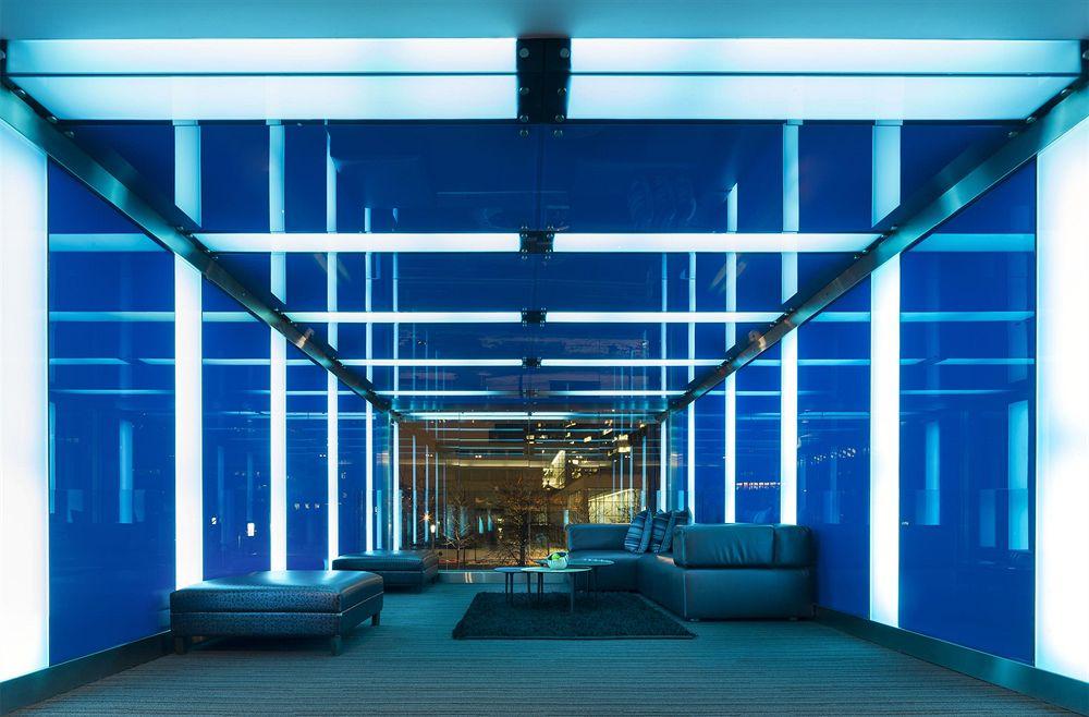 W 4* Montréal